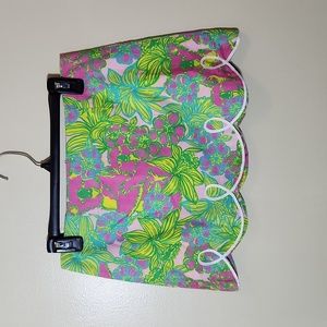mini skirt. Size 00.  Measurements: H:12in L: 14 3/4 Great condition!